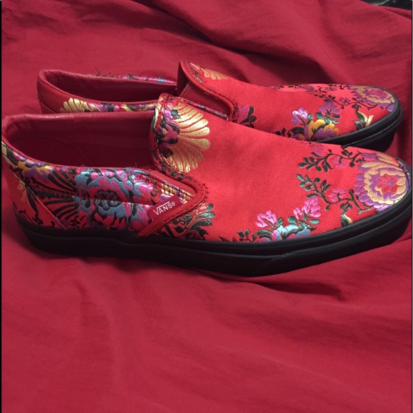 slip on red and black vans